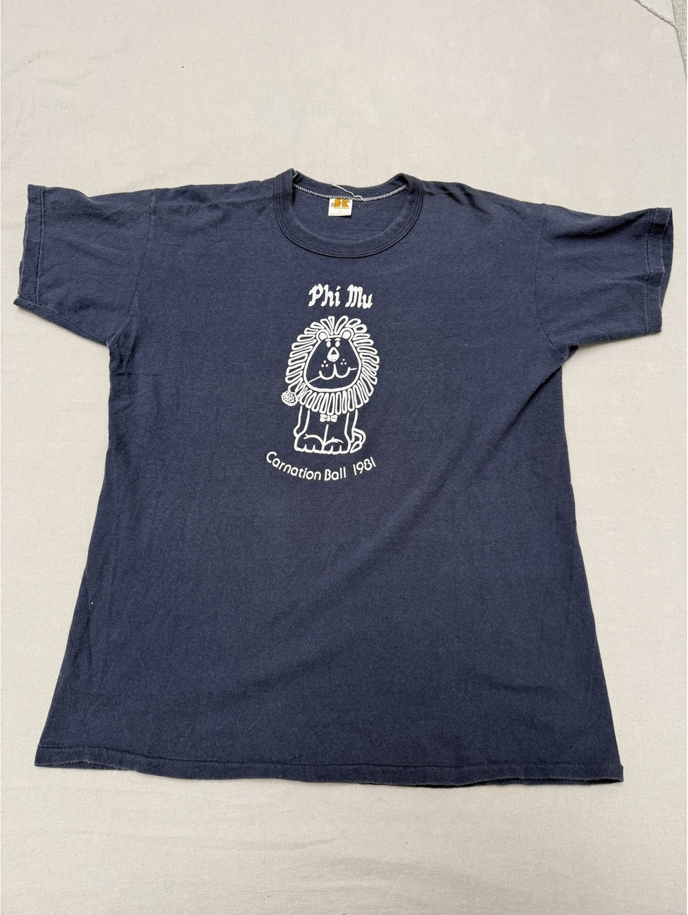 Vintage Phi Mu Sorority Carnation Ball 1981 Fidel T-shirt -L